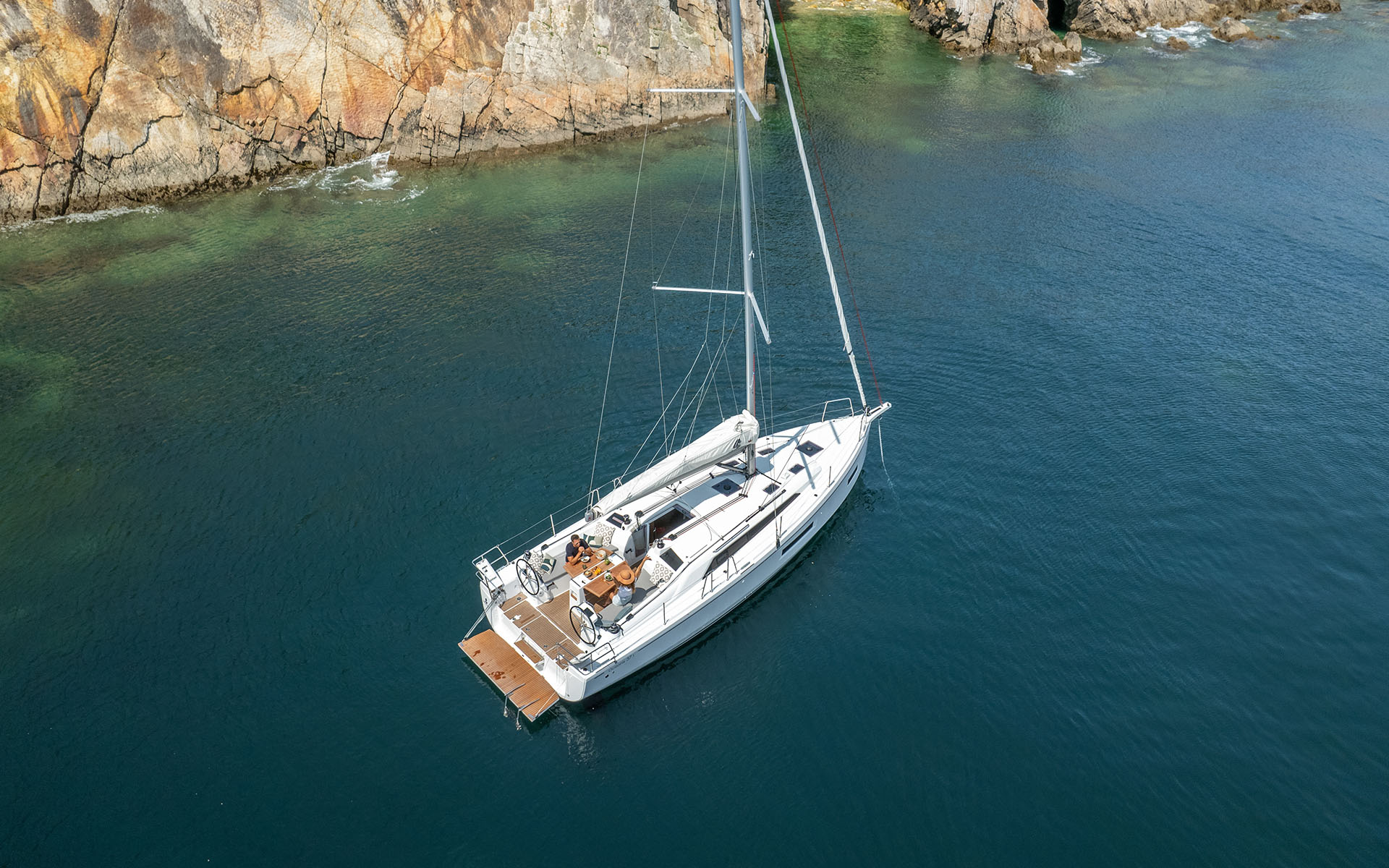 exterieur-oceanis37-1-2.jpg